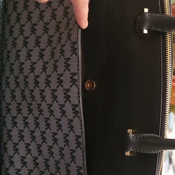 Michael Kors  new never used navy/denim - Picture 2 of 4